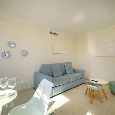 Larimar-11 By Interhome *