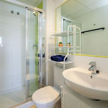Larimar-11 By Interhome